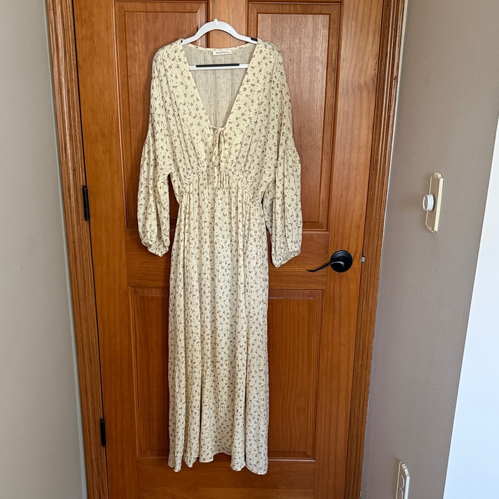 Neuflora Port Augusta Rose Floral dress (2023) LIKE NEW